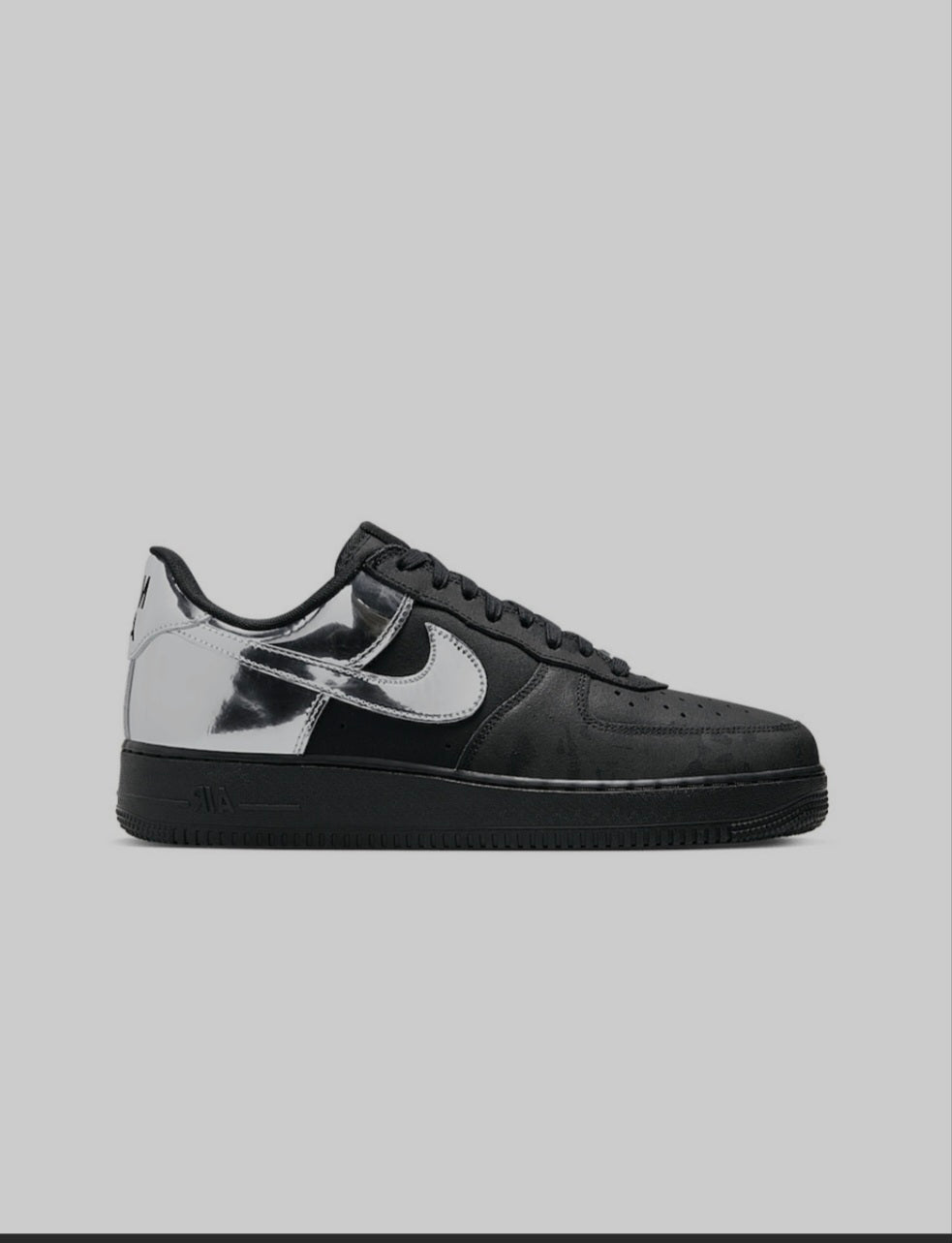 Nike Air Force 1 Retro Negru / Crom